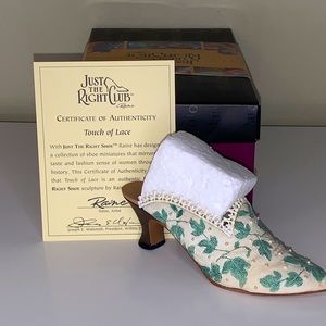 Just the Right Shoe Touch of Lace